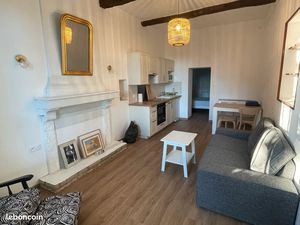 Location T2 meublé R.D.C