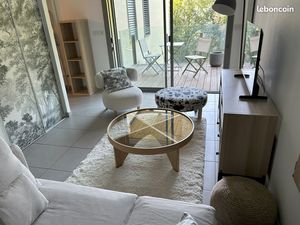 T2 meublé et équipé  avec terrasse arborée et garage fermé  dans résidence sécurisée - Lyo