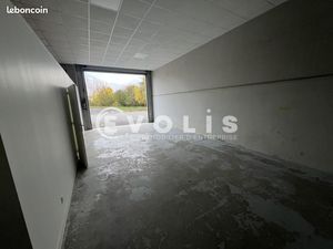 Local d'activité 208 m²