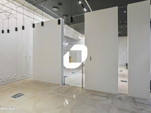 Local commercial 130 m²