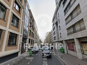 Boutique 354 m² PARIS