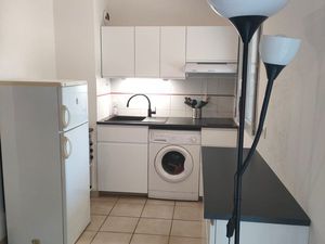 T2 Meublé avec Terrasse et Parking (les Arènes)