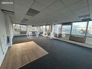 Bureaux 341 m²