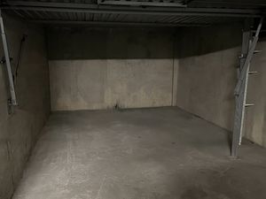 Grand box à louer 18m²