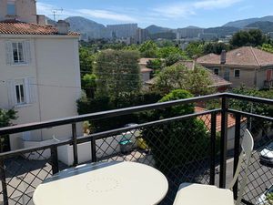 Charmant T2 traversant avec balcon – Dernier étage  lumineux et calme