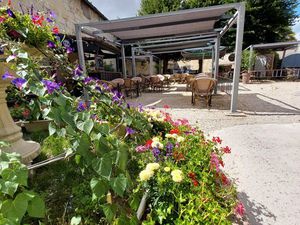 À SAISIR – Bar & Restaurant avec Grande Cour + Logements rénovés