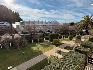 Grand t1 plage avec terrasse et parking