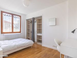 Chambre 1 pièce 85 m²