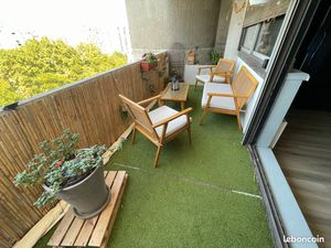 T3 traversant avec balcon et vue dégagée – 115 000
