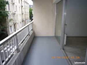 Studio lumineux avec balcon – Résidence avec piscine  quartier Championnet (Grenoble)