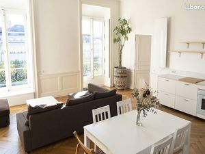 Location Appartement 3 pièces de 75 m² Cathédrale - Erdre  vue sur cours St André