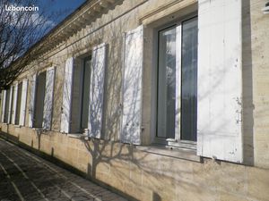 Girondine pierre de taille  ppied  T5 + 65m² dépendances attenantes / Calme / proche commo