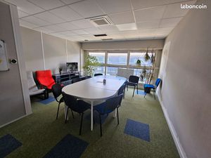 Local professionnelle bureau cabinet activité Inovallee