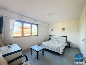 Studio 1 pièce 27 m²