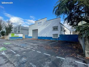 A louer bâtiment industriel 885m² sur 2400m² de terrain