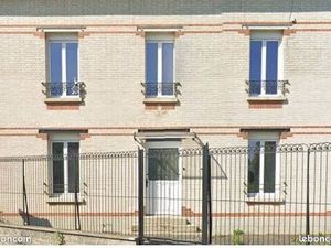 LOCAL PROFESSIONNEL à Louer  emplacement idéal