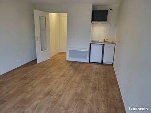 Studio La Madeleine / Champs de Mars