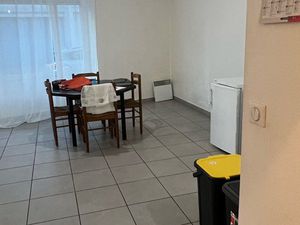 Grand 2 pièces à louer en rez de chaussée à Penhoët