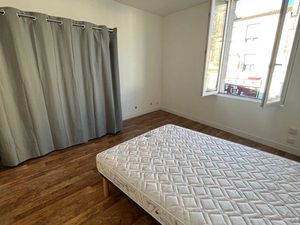 Appartement Meublé Fontenay Le Comte T2 Terrasse Chambre