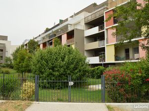 Bel appartement T3 avec grande terrasse et vue sur parc  box fermé – Secteur Grisettes - S