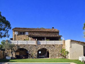 Mas en pierre de charme