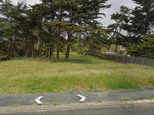 Terrain 1090m2 constructible  accès plage 5min à pied