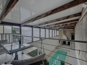 Maison avec piscine intérieure