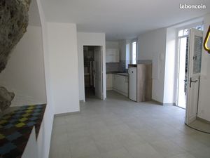 Studio dans maison avec parking - 29 m² - 730 CC