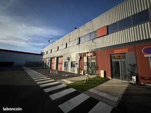 Local bureaux 1 317 m²