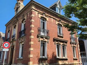 Spacieuse maison pour famille  gite  colocation  bureaux - grands espaces de vie et jardin