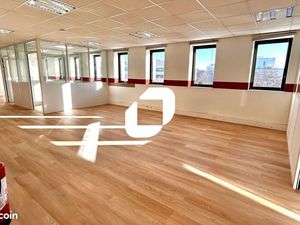 Bureaux 150 m²