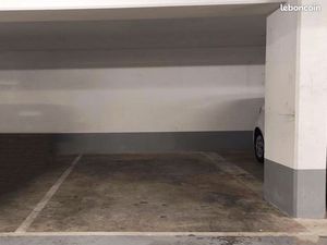 Place de parking couvert 15m2