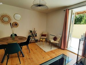 Appartement T3 rénové avec terrasse et salle de cinéma
