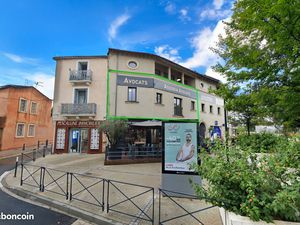 À LOUER – Local professionnel 68 m² – Centre de Lunel – Axe très passant – 1er étage avec 