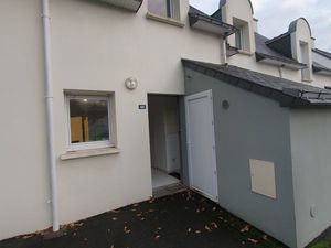 Maison/appartement avec jardinet et garage  proche du centre-ville