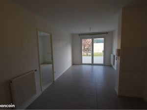 Apparemment 2 pièces