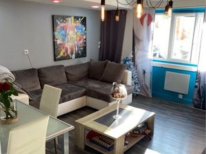 Maison de village terrasses centre jarrie orienté sud et Climatiséee