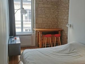 Beau studio rénové Caen centre