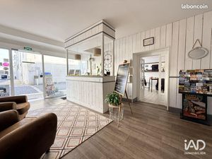 Local 500 m² JONZAC