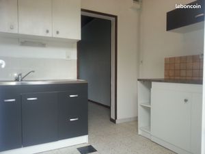 Maison de cité  cour  dépendance