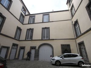 T3 – 67 m² + terrasse 25 m²+ réserve 10m² - rue du commerce à Riom