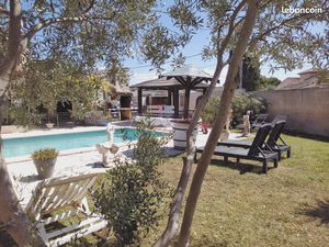 Villa moderne et modulable de 136 m2 ( + 80 m2 de dépendances ) aux portes de Nimes et Mon