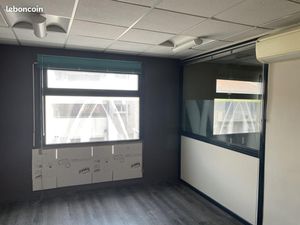 Local bureaux 157 m²