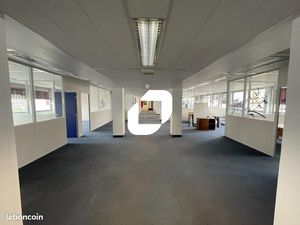Bureau 150 m²