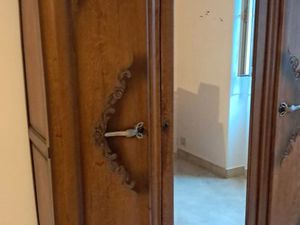 Cherche garde-meuble armoire