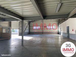 Local industriel 1 661 m²