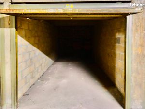 Grand Box fermé - 18 m² (rare)- Bas-Montreuil