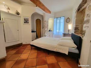 Maison en pierre - proche rivièe