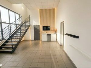 À vendre – Local d’activités 700 m² au total + bureaux modernes • Accès poids lourds • Sit