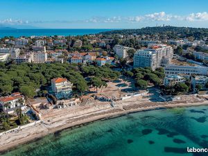 Studio idéalement situé au cœur de Juan-les-Pins  à deux pas de la Pinède et des plages